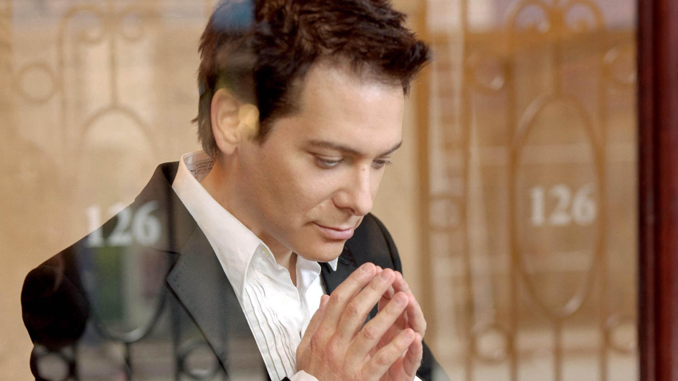 Amazing performance by Michael Feinstein singing a medley of 